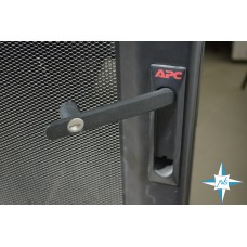 Шкаф APC NetShelter SX 42U, модель AR3100